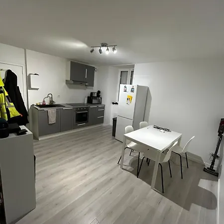 Cozy And Practical 2-bedroom Appartement