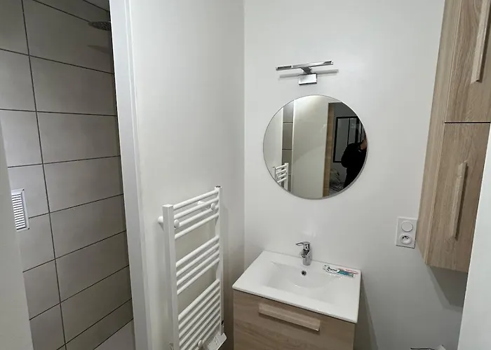 Cozy And Practical 2-bedroom Apartment Sain-Bel